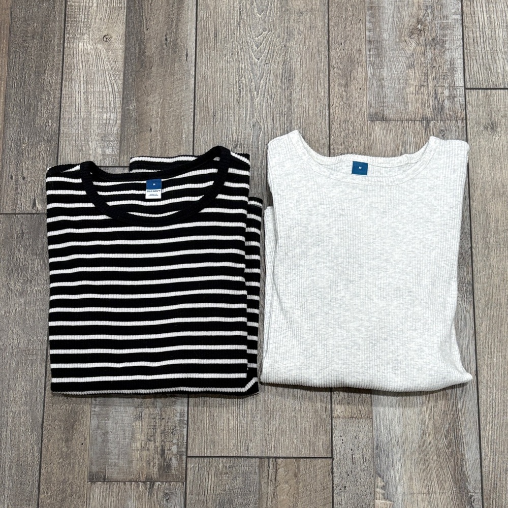 EUC! Bundle of 2 Old Navy Long Sleeve Shirts